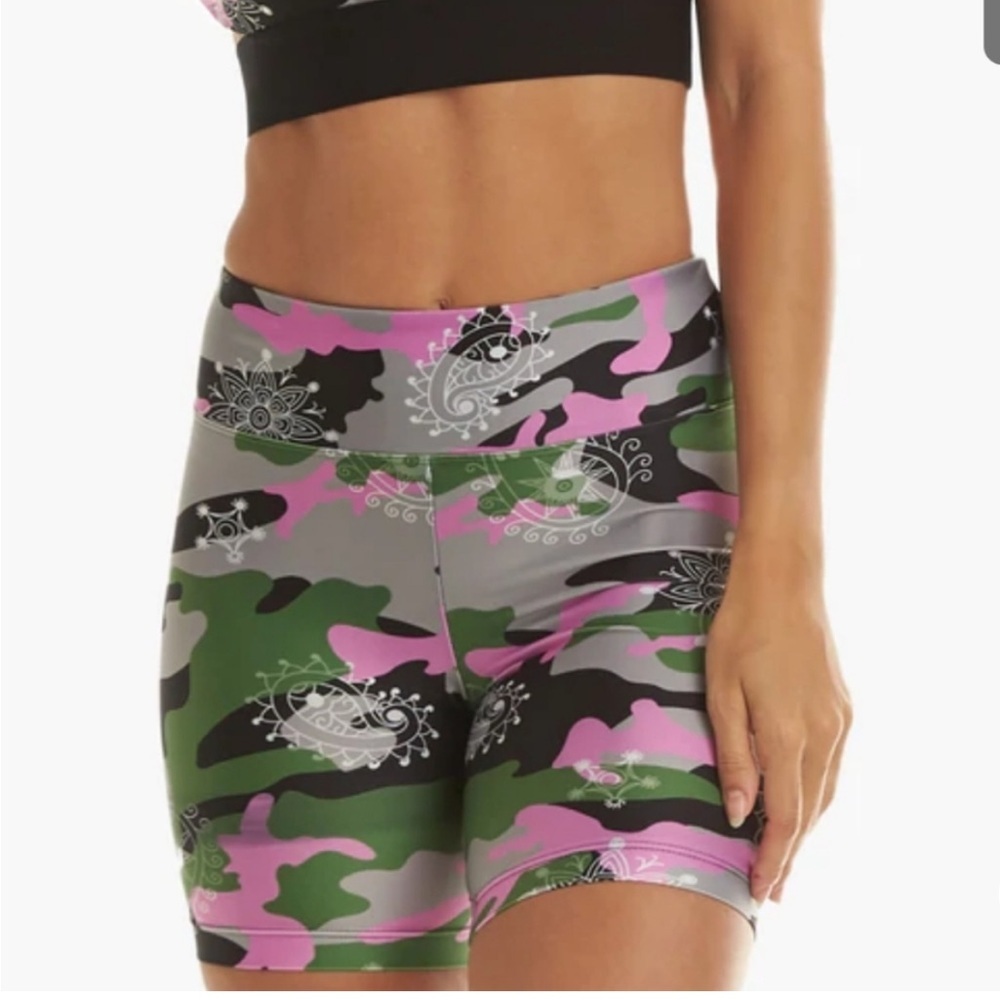 Koral Slalom High Rise Energy Shorts Bandana Troop Paisley Print Medium